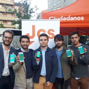 Jóvenes Cs de Castilla y León preguntan en Valladolid la opinión de los jóvenes sobre el futuro de Europa