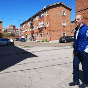 Fernández Antolín propone soluciones urbanísticas y nuevas políticas sociales para el barrio de Las Viudas